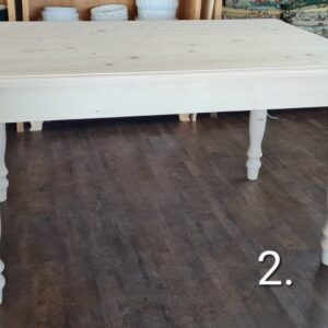 C. Raktáron Esztergált lábú asztal 140x90x80 - új készítésű