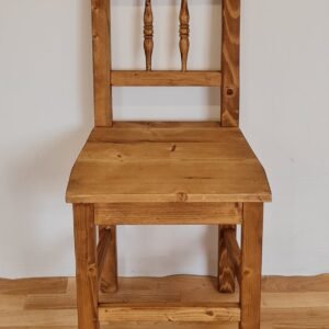 P. Raktáron Esztergált szék 42x39x94cm - új készítésű